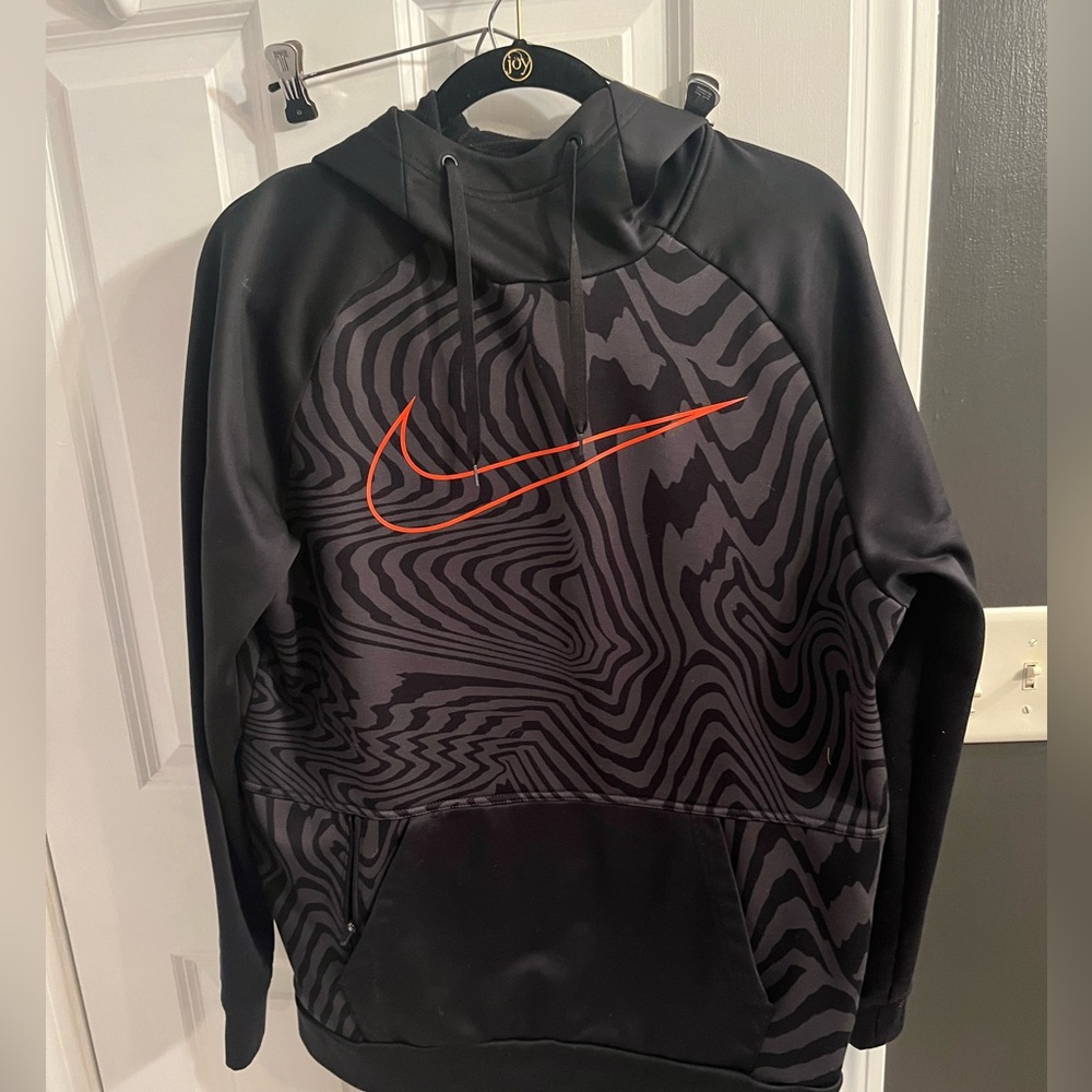 Men’s medium Nike Sweatshirt